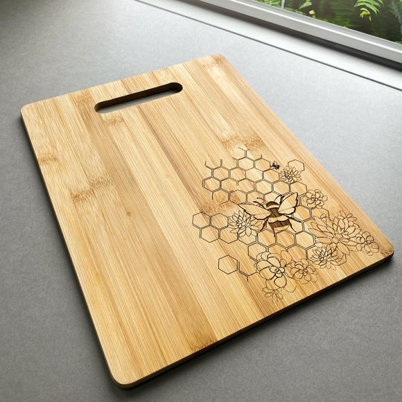 Honey Bee Comb Cutting Bamboo Board Design summer spring kitchen NEW - Picture 1 of 6